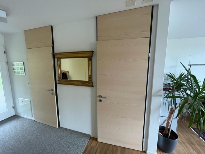 Esche furniert, quer mit Bild, geoelt Esche furniert, quer mit Bild, geoelt